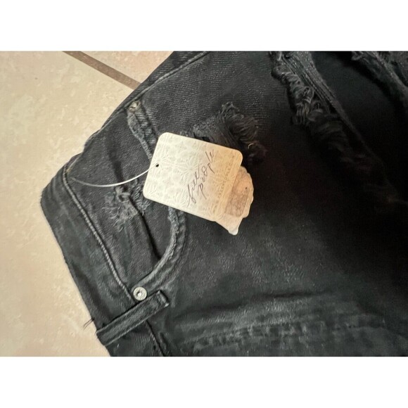 We The Free Shorts Size 24 Button Fly Distressed Raw Hem Denim Black Jean Shorts - Picture 4 of 5